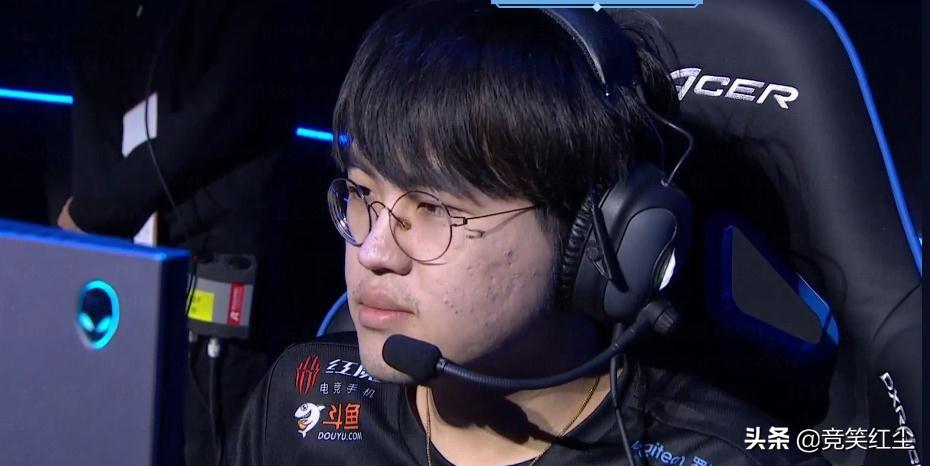 LPL解说记得突然辞职?这届年轻人到底在想什么? LPL解说记得突然辞职?这届年轻人到底在想什么?