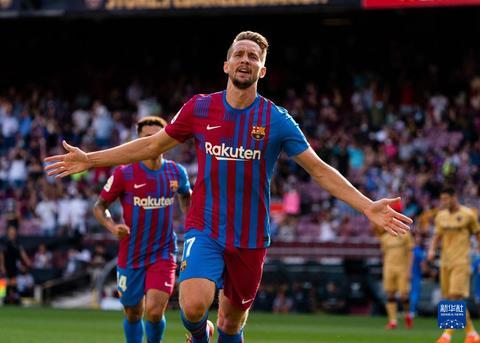 为什么卢克·德容总被新手当 垃圾卡 用？