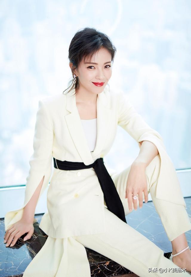 为什么ELLE杂志能让菜鸟秒变时髦精? 为什么ELLE杂志能让菜鸟秒变时髦精?