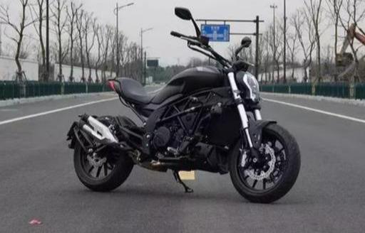 杜卡迪大魔鬼真的适合新手吗？