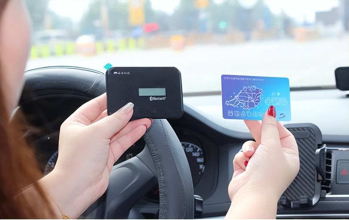 高速OBU是什么设备，和ETC有关吗？看完秒懂两者关系及作用