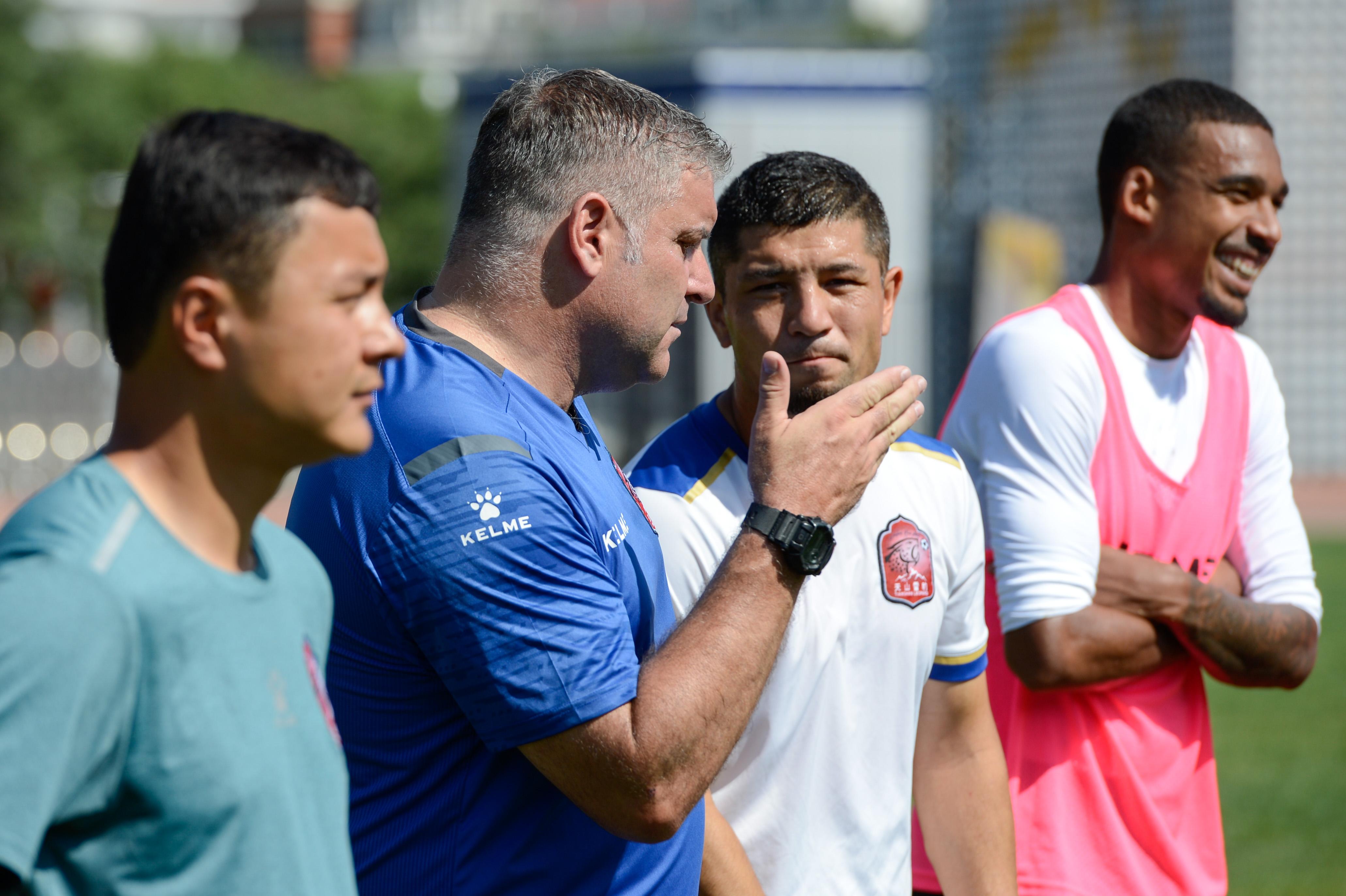 新手如何从足球小白变身绿茵场大神？