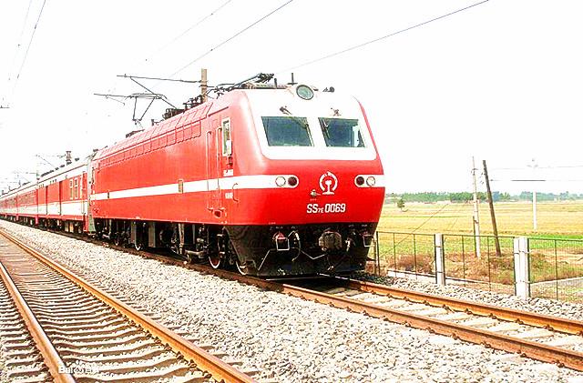 女人梦见自己开车的财富密码与吉兆解析