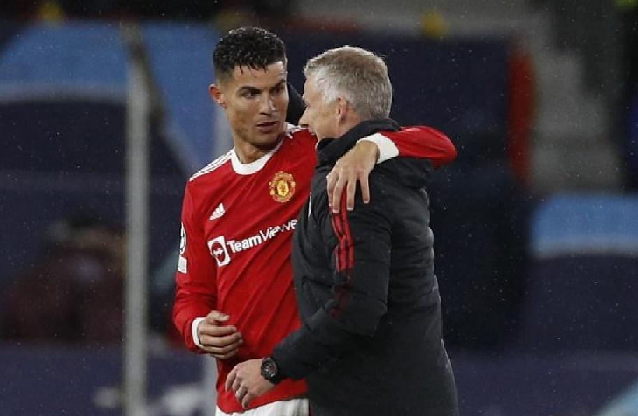 为什么C罗赛后第一个找的不是教练？