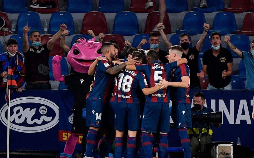 西甲最新积分榜：皇马三连胜领跑，巴萨4-3黄潜，塞维利亚3连败