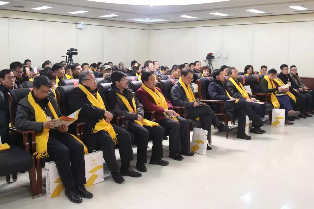 第一次参加华侨华人论坛该怎么装老手？