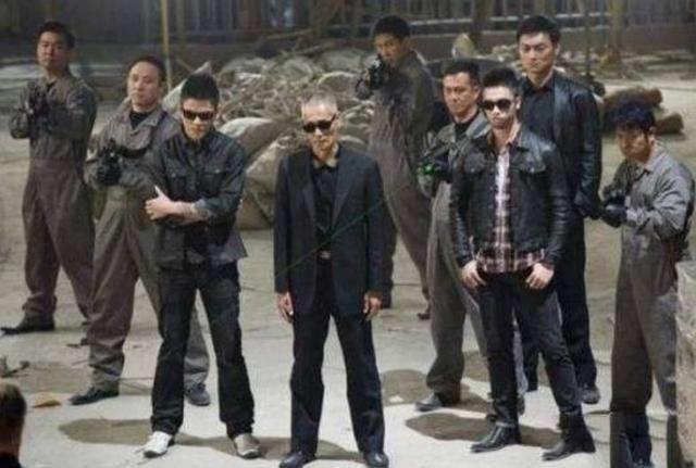 20世纪，越南黑帮在海外欺负中国人，大圈帮得知后，暴打越南黑帮