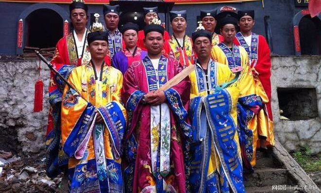 道教服饰的象征意义