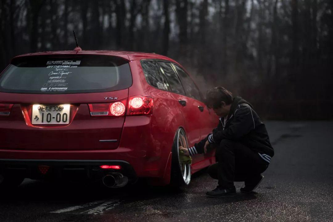 梦到胸口有疤预示什么？2025年星座运势与情感疗愈指南