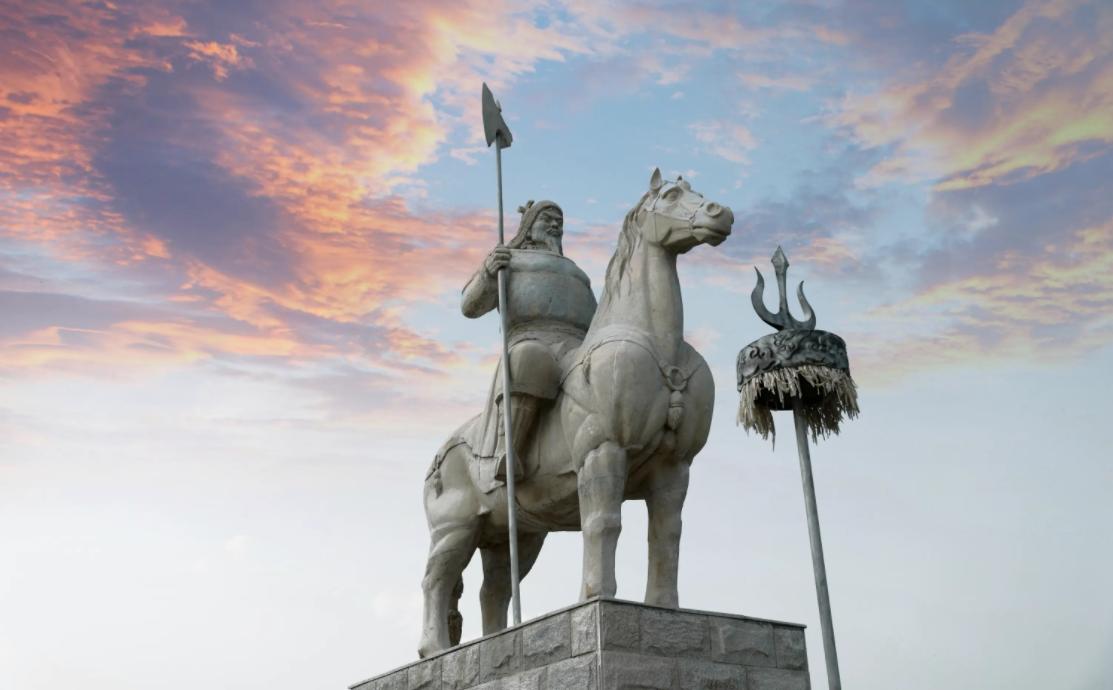 做梦梦到古代人怎么回事?2025年运势解码与危机预警 做梦梦到古代人怎么回事?2025年运势解码与危机预警