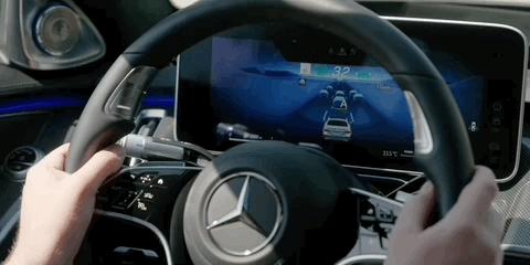 奔驰无人驾驶汽车：未来交通的颠覆者，安全与智能如何兼得？