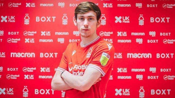 哈德斯菲尔德vs诺丁汉森林：新手如何看懂这场对决？