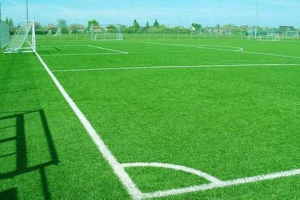 别错过！国际比赛足球场地的草坪规格要求详解