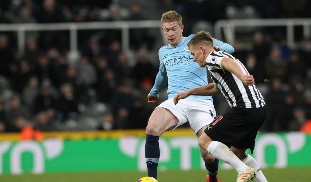 英超积分榜前6形势分析_利物浦领跑积分榜_英超赛事积分榜排名榜最新