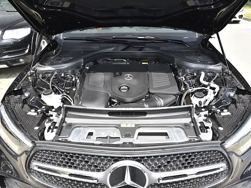 奔驰GLC发动机舱
