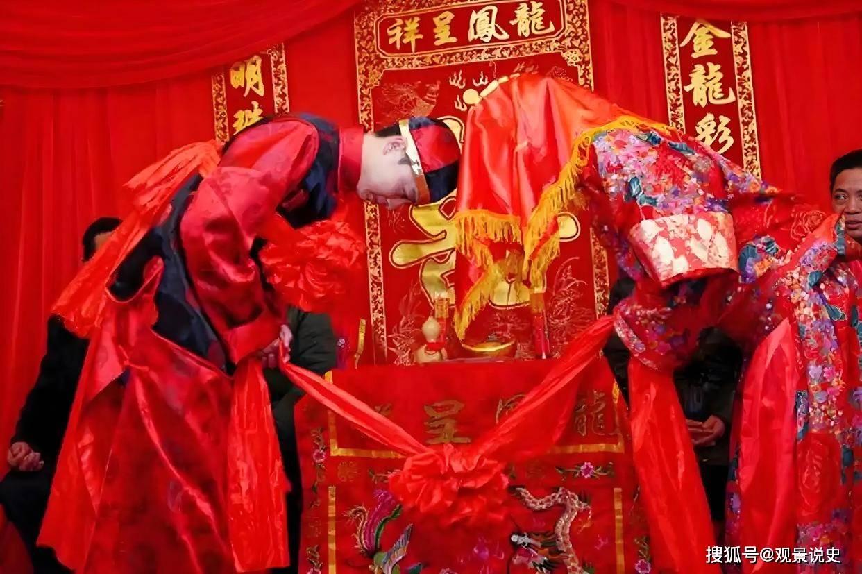 男人“撞红”真的会倒霉吗？风水师揭秘背后真相与化解方法