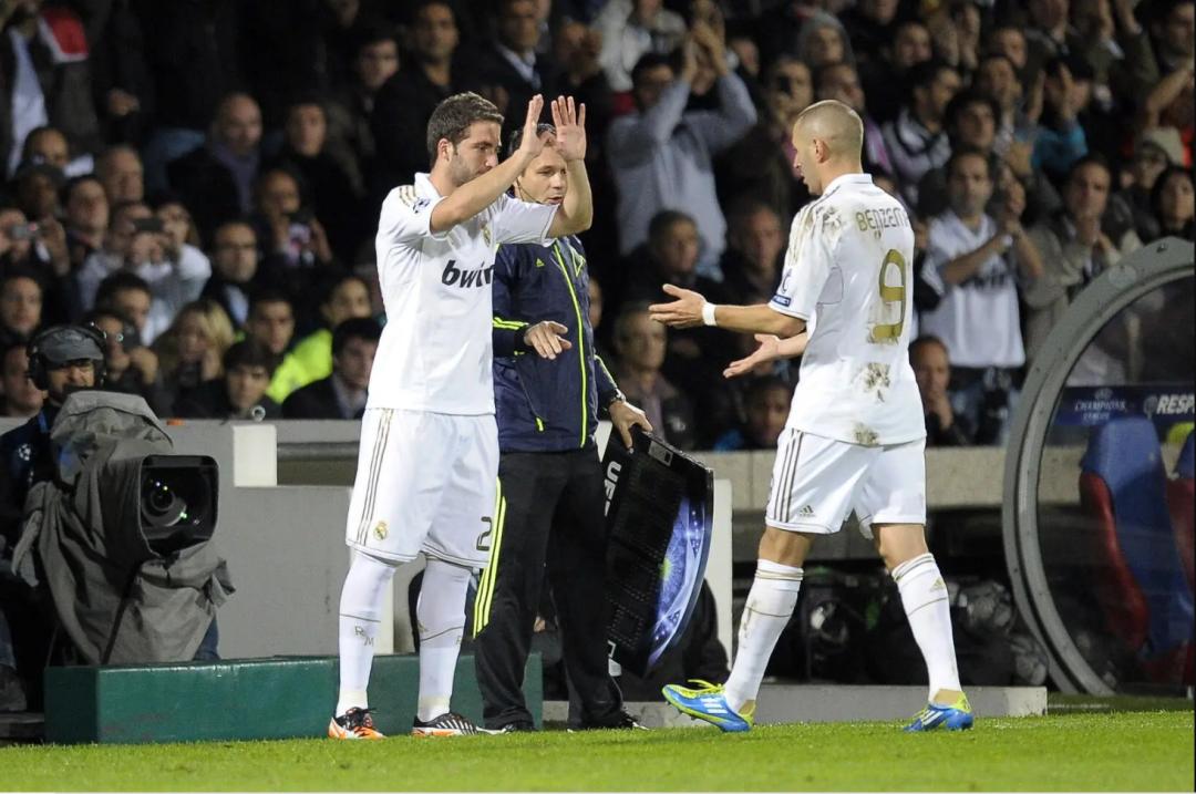 为什么这位金球奖得主选择在最巅峰时退役？