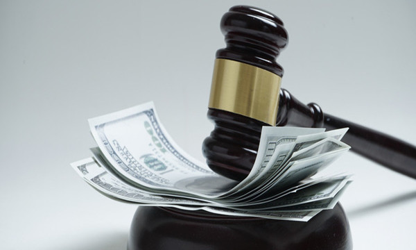 1万元律师费是一次性付还是分期付？律师收费付款方式解析