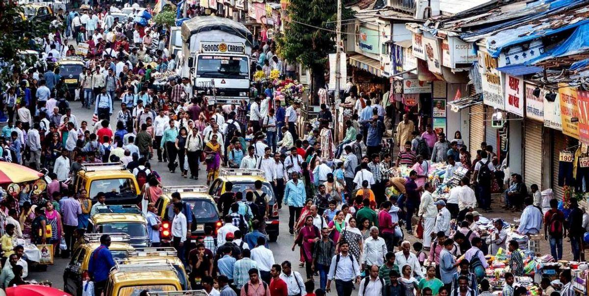 惊人事实：印度人口激增背后的经济与社会因素有哪些？