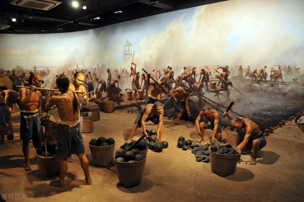 梦到手上有个洞预示什么？不同人群运势解析及破解方法全指南