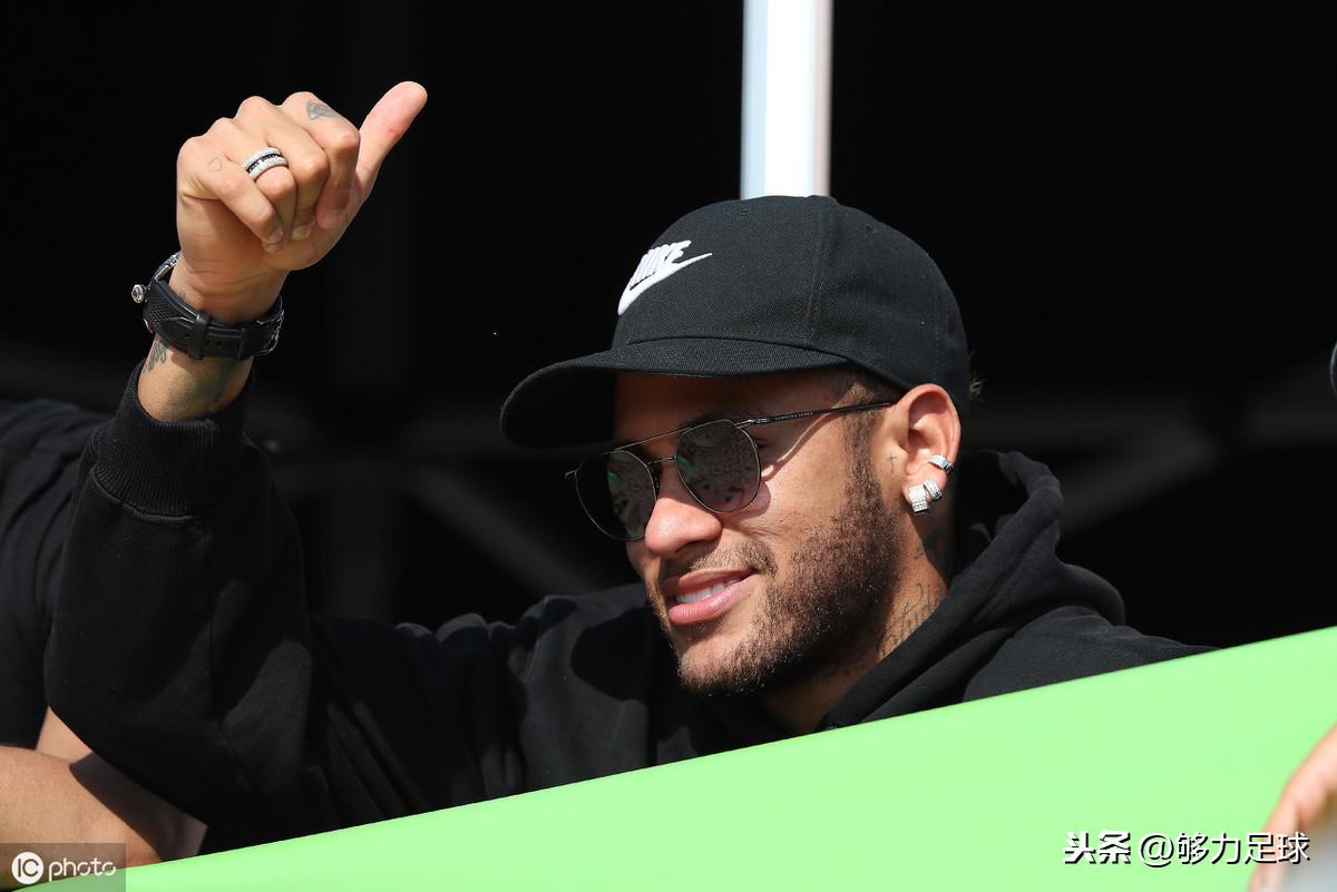 凯文-博阿滕为什么被称为AC米兰的 黑豹 ? 凯文-博阿滕为什么被称为AC米兰的 黑豹 ?