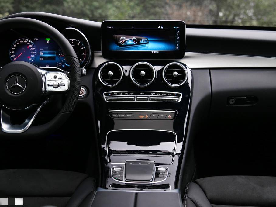 盘一盘奔驰C260价格及图片，兼顾家用撑面子，成交价受多因素影响