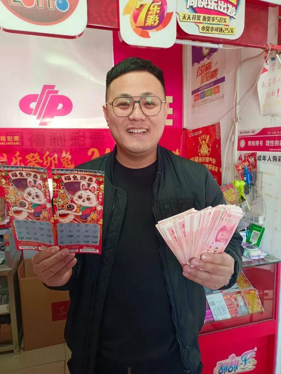 你家猫主子口臭到能熏醒你吗？