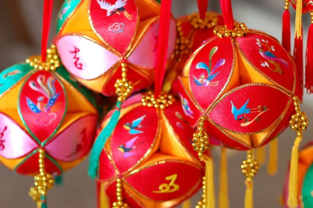 花好月圆到底对应哪个生肖? 花好月圆到底对应哪个生肖?