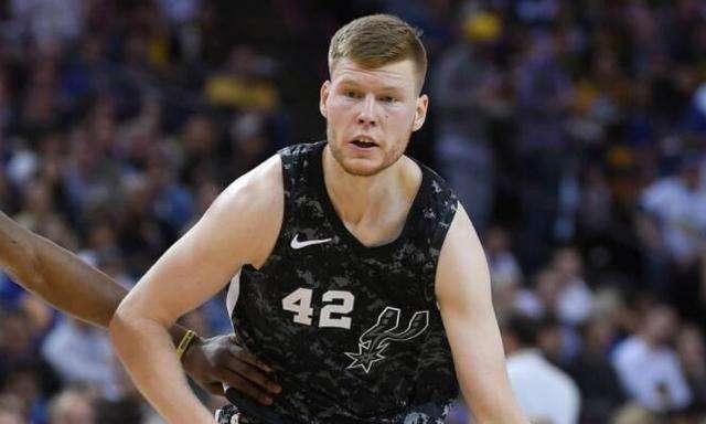 杨健凭什么用3年从替补冲到亚洲冠军？