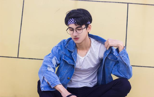 男人看女主播直播什么心理_如何看待男人看女主播_到底什么样的男人看女主播？