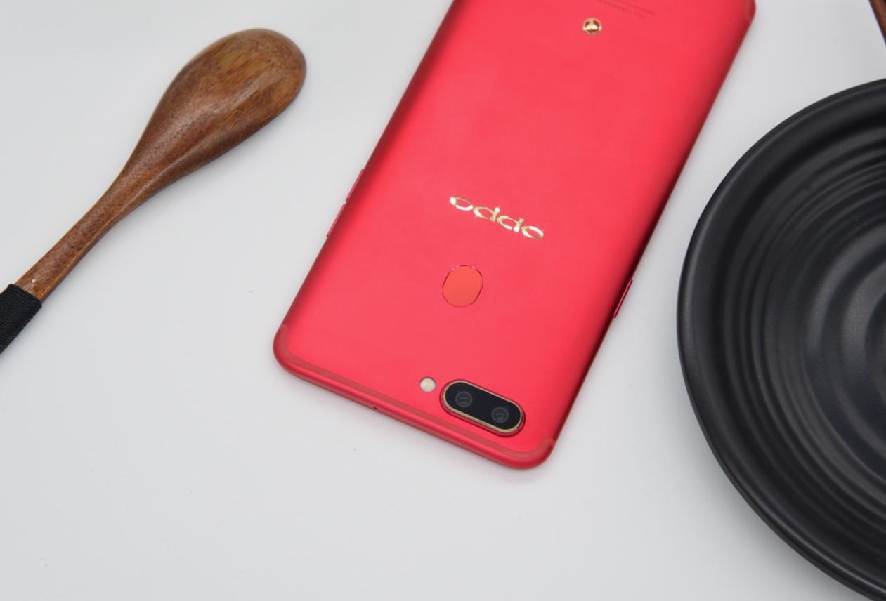 圣诞节出生的人到底属什么生肖？