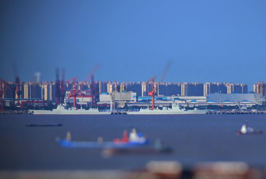 2025年梦见外交官预示什么？3招解码运势与危机转机