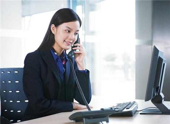 奔驰24小时人工客服电话是多少？怎么快速接通奔驰人工客服？