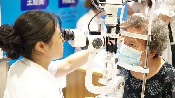 睫毛胶水涂完第二天就发痒？