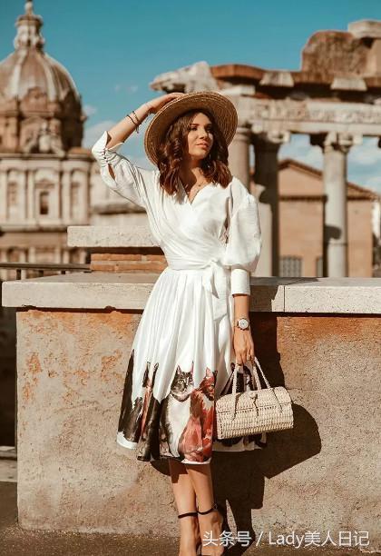 爱丽丝梦游仙境里的神秘猫咪到底叫什么名字? 爱丽丝梦游仙境里的神秘猫咪到底叫什么名字?