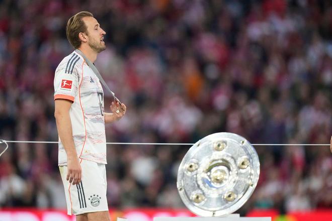 德甲冠军有望今晚诞生！1种情况下：拜仁33次加冕，凯恩首冠