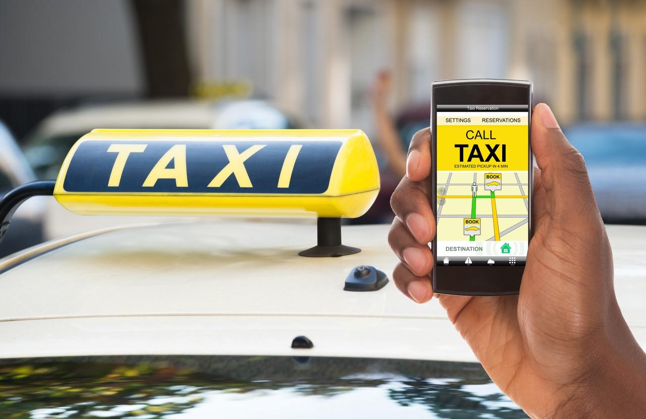 红旗无人驾驶汽车能让你彻底解放双手吗? 红旗无人驾驶汽车能让你彻底解放双手吗?