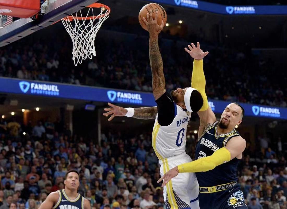 狄龙为啥一个动作就被裁判赶出场? 狄龙为啥一个动作就被裁判赶出场?