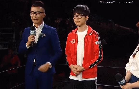 LPL解说记得突然辞职?这届年轻人到底在想什么? LPL解说记得突然辞职?这届年轻人到底在想什么?