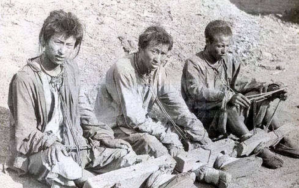 梦到手上有个洞预示什么？不同人群运势解析及破解方法全指南