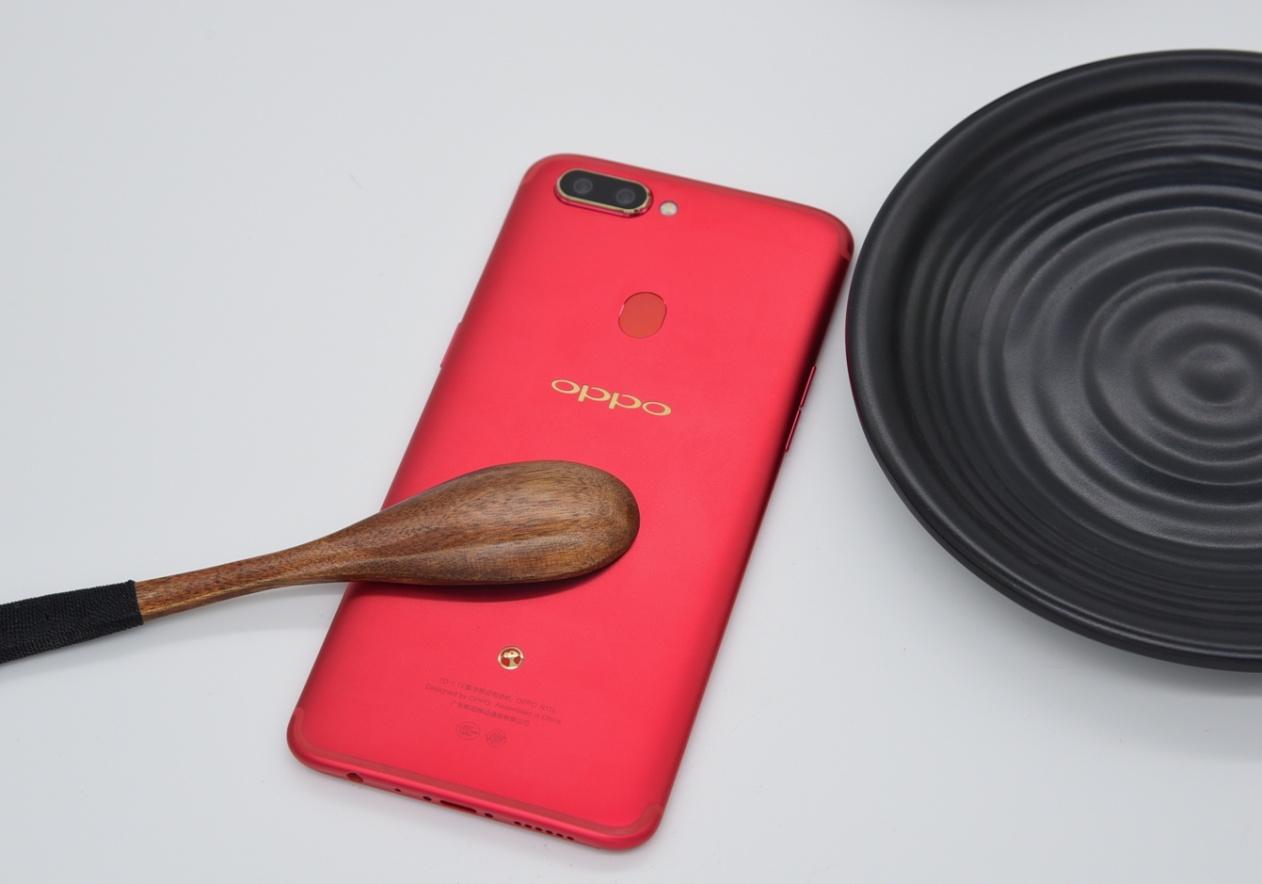 圣诞节出生的人到底属什么生肖？