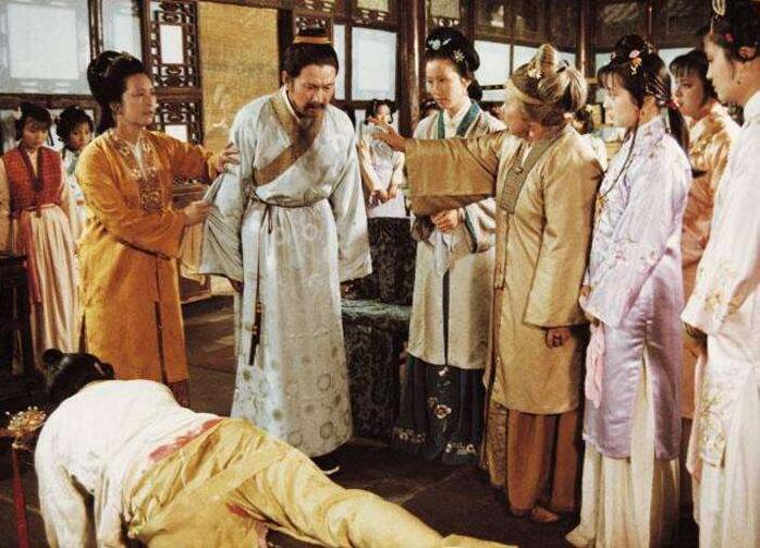 梦见奶奶找我说话是吉兆吗？2025年运势预警与化解指南