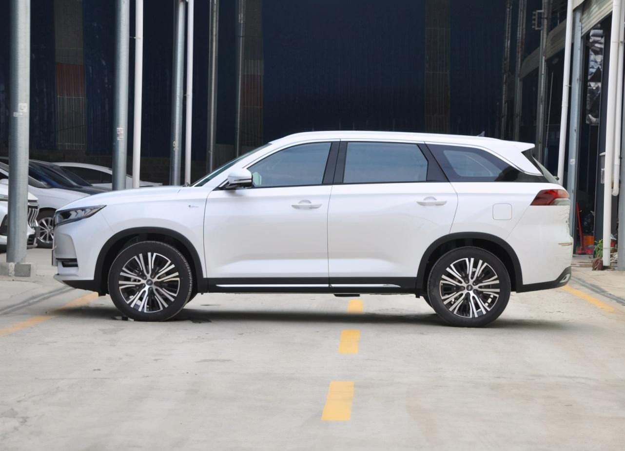 欧尚X7：家用SUV新标杆，十万级市场如何突围？