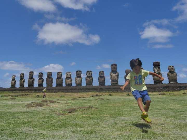 为什么厄瓜多尔球员进球后集体指向天空？