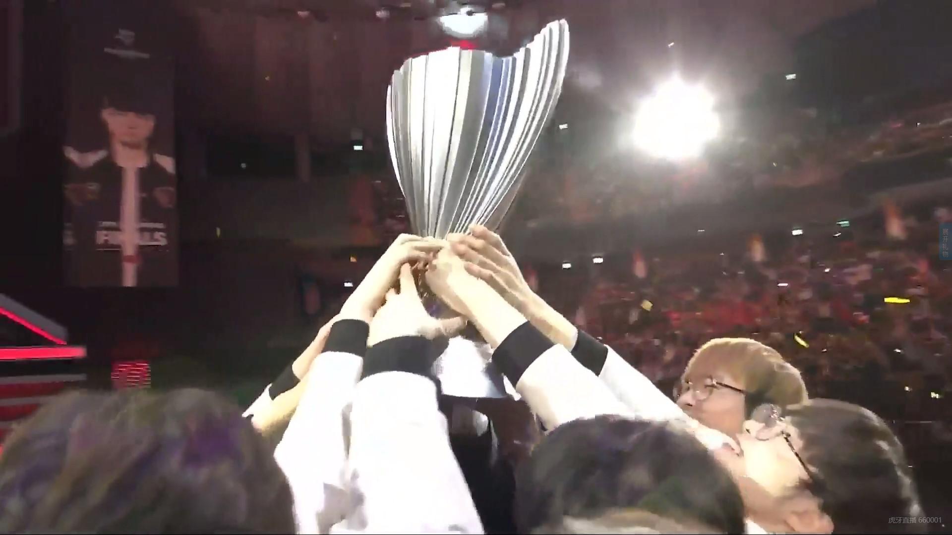 悦翔三厢：家庭轿车的性价比之选，配置解析与用户口碑揭秘