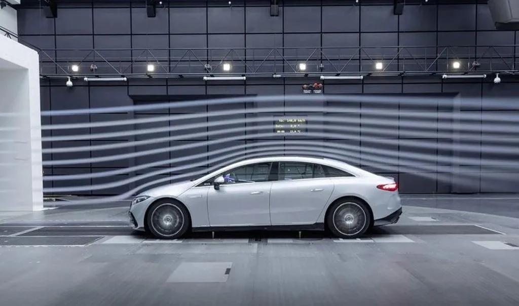 英超最狠的娘子军凭啥拿冠军拿到手软？