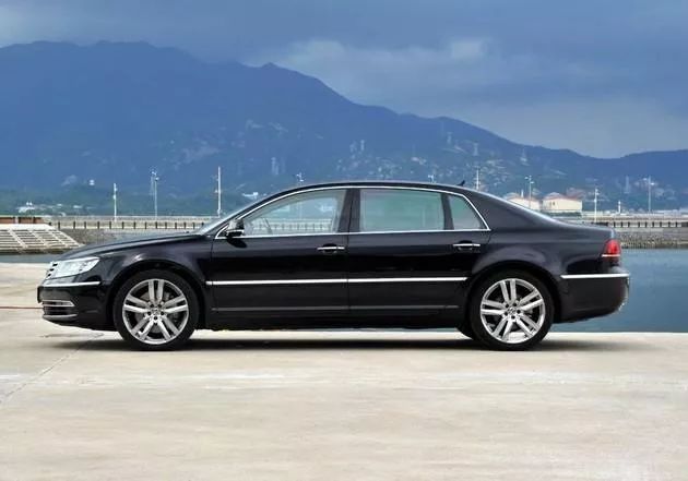 普通人能开上12缸的帕萨特吗？