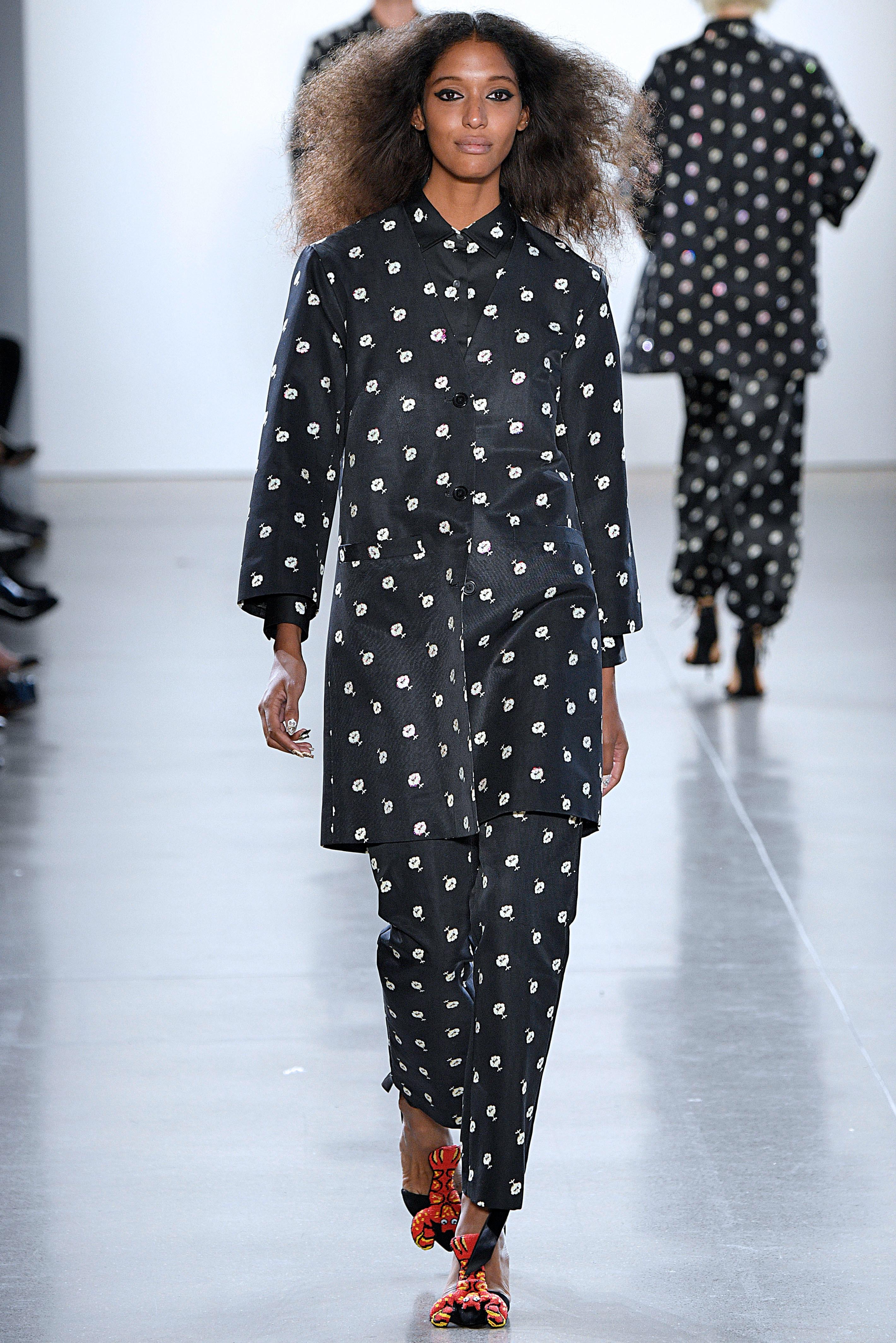 给猫穿丝袜真的能防拆家吗？