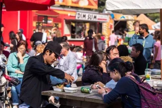 用了30年，华人把加拿大的温哥华变成了中国的一个省……