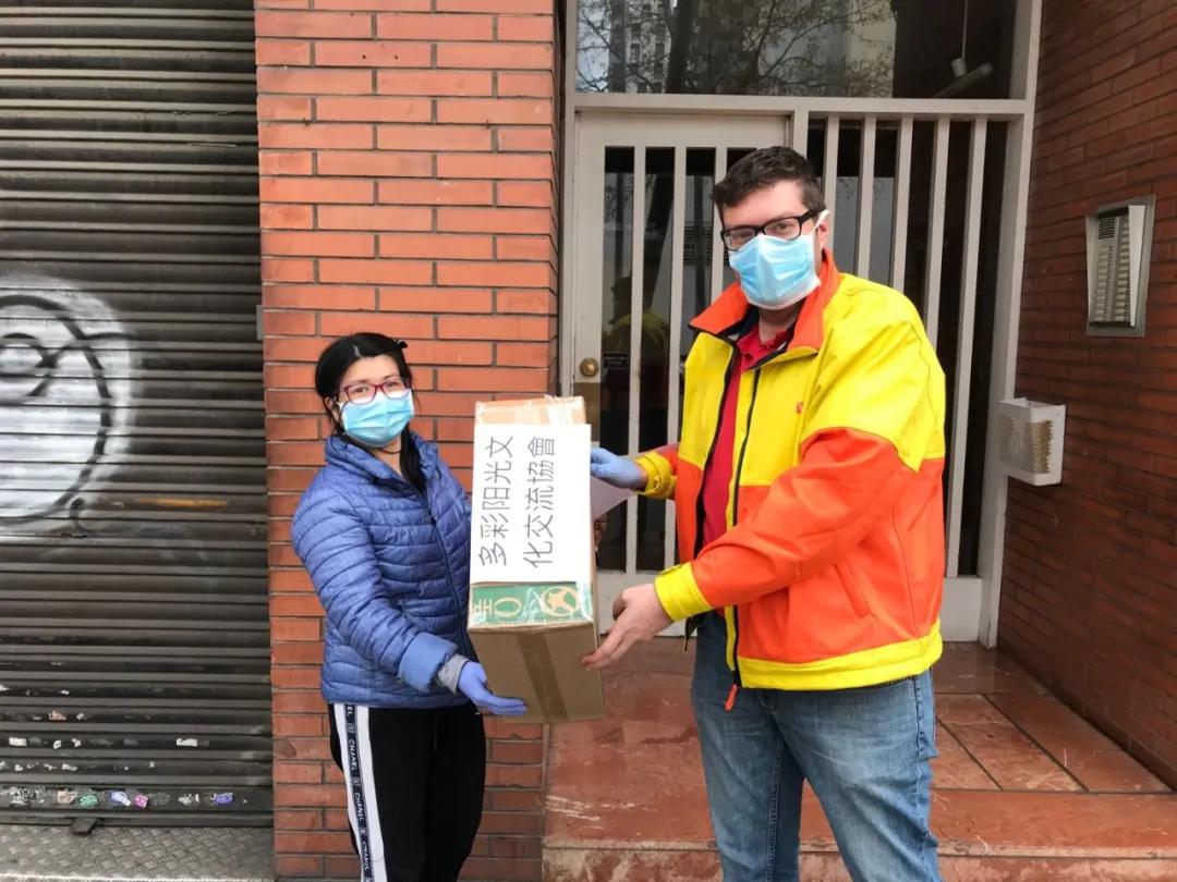 刚出国的华人如何在三天内找到靠谱老乡群？